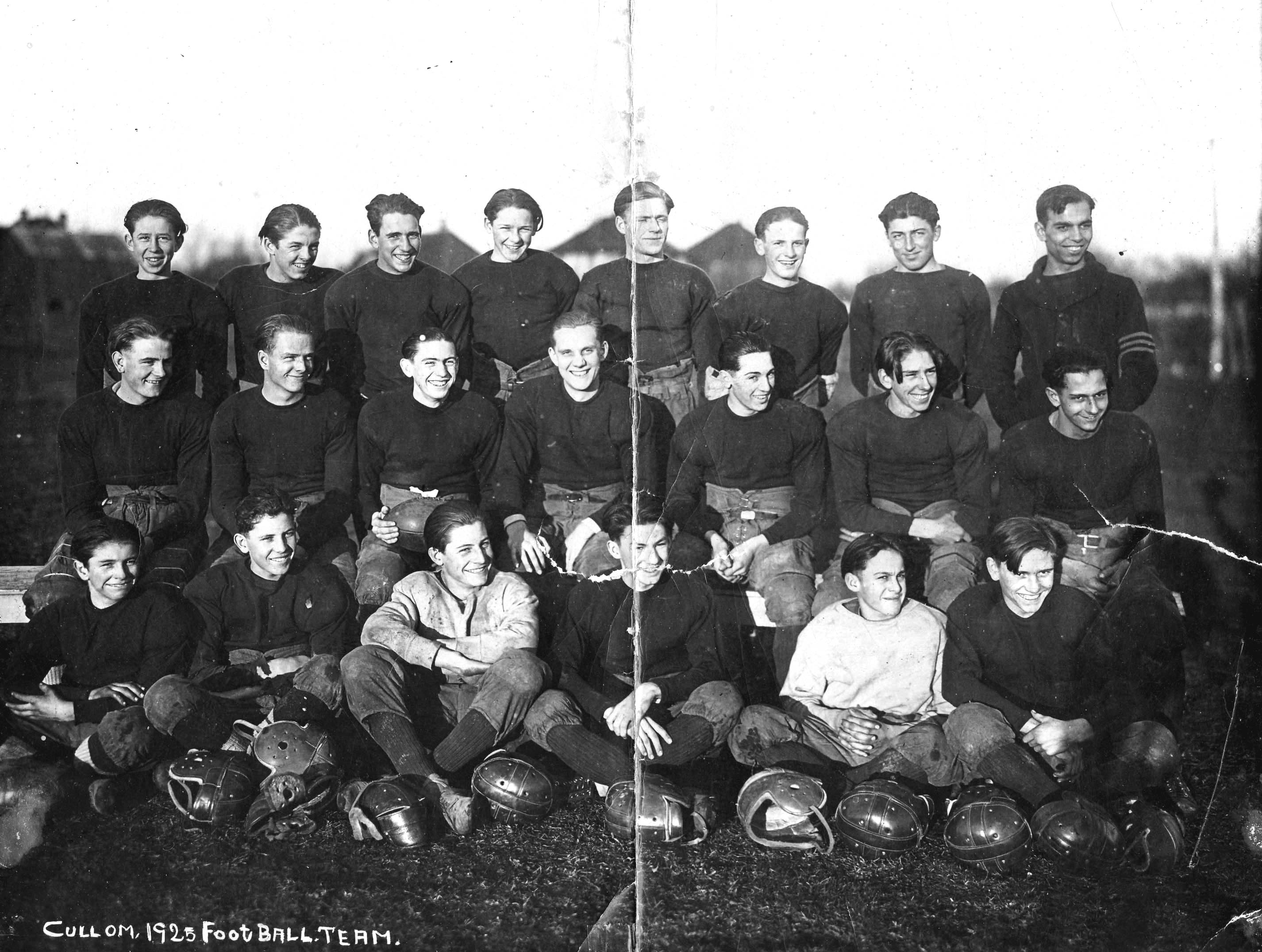 1925cullom1925footballteam.jpg